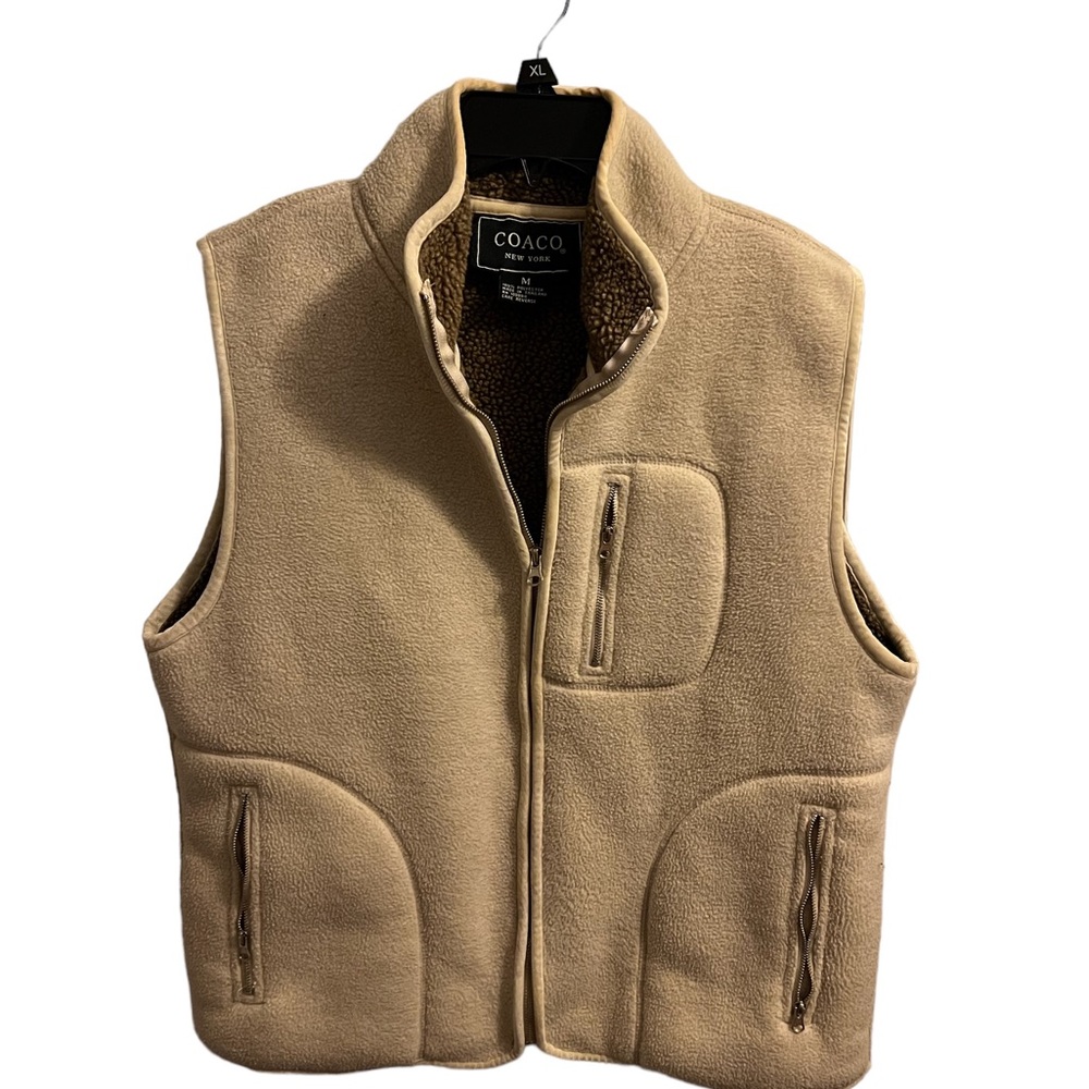 Coaco New York  women tan vest.     CT1